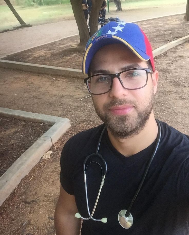 <em><strong>Adrián López</strong></em>